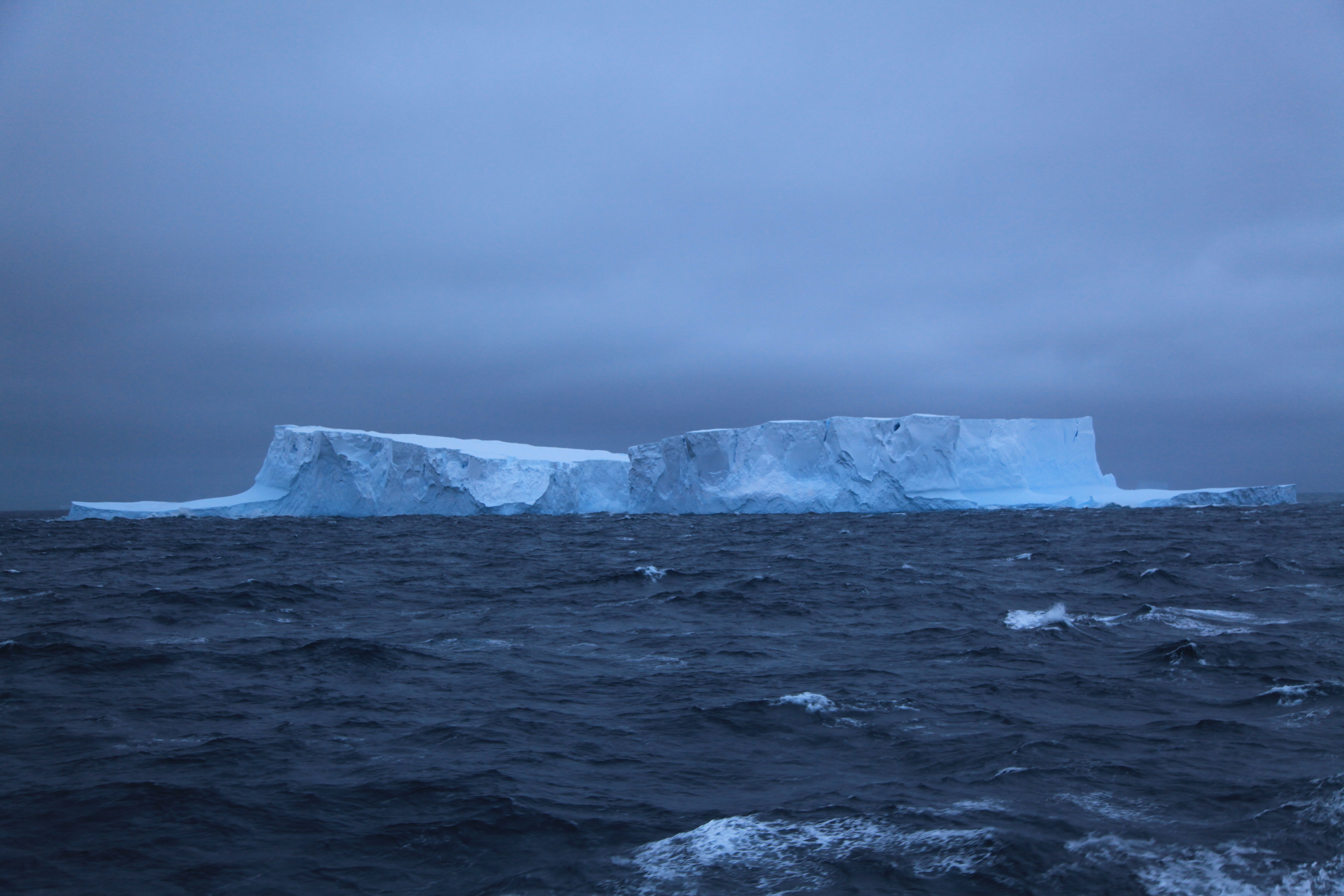 South ocean. Южный Ледовитый океан. Мыс Моррис-Джесуп. Южный антарктический океан. Южный океан Ледовитый океан.