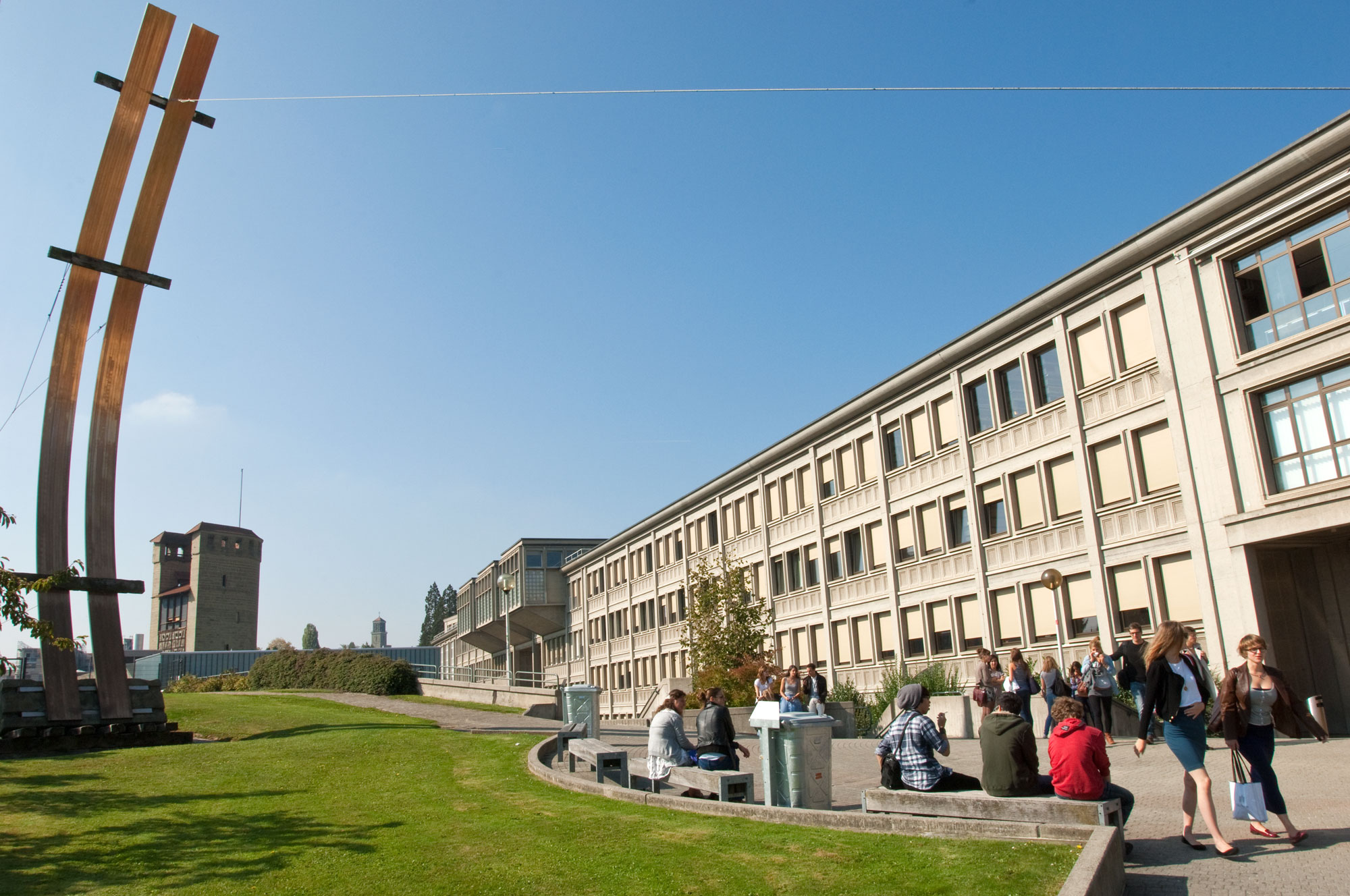 University of Fribourg and Faculty of Law (BILATERAL  3. og 5