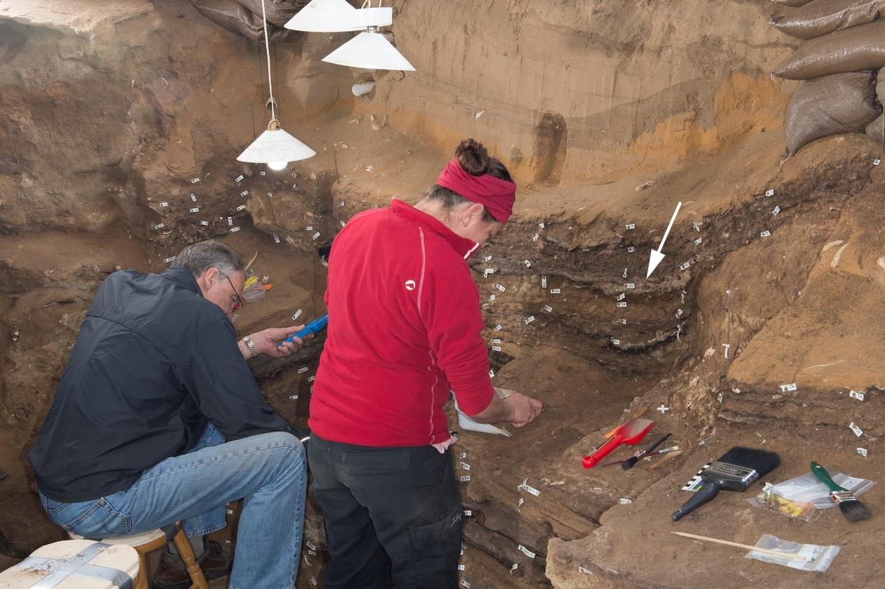Excavating Blombos Cave finding world's oldest drawing
