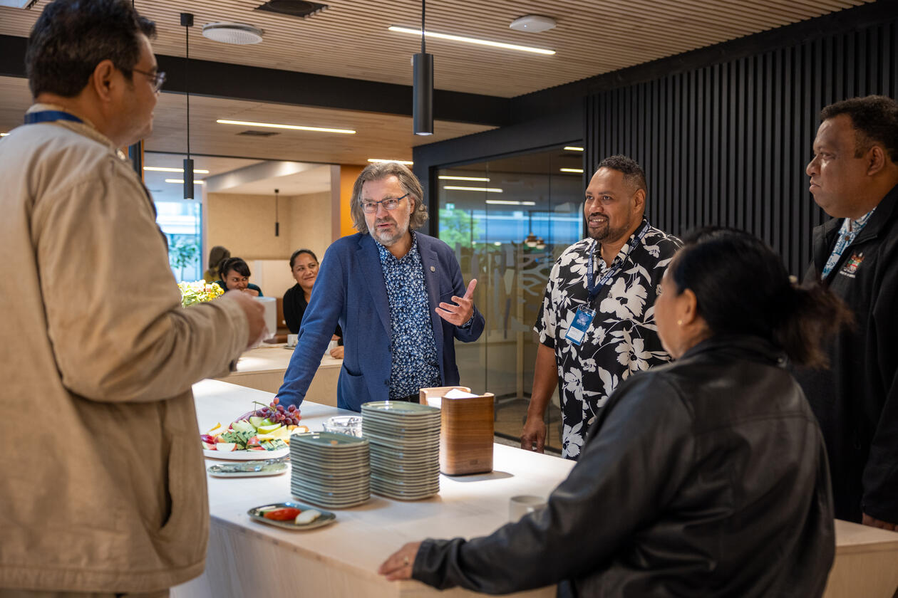  Professor Edvard Hviding from the University of Bergen in conversation with PhD candidates from the N-POC programme during the Bergen Summer Research School in June 2024.