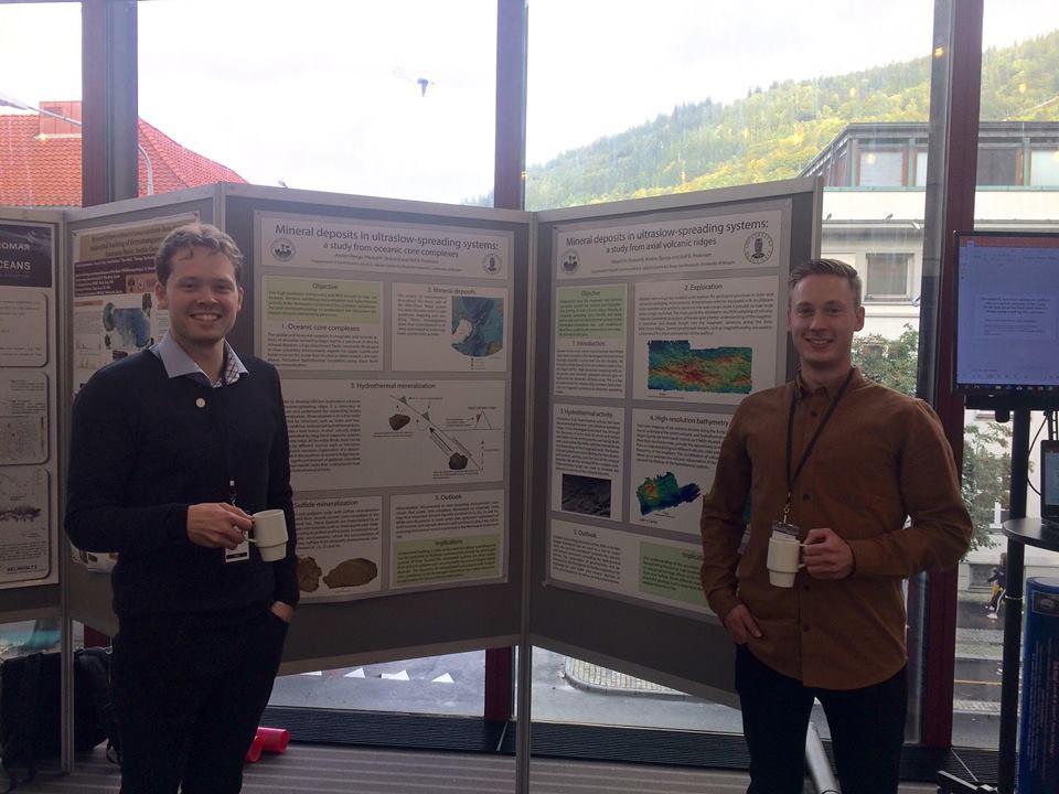 Anders  Bjerga (to the left) and Håvard Stubseide (to the right) showing off their posters