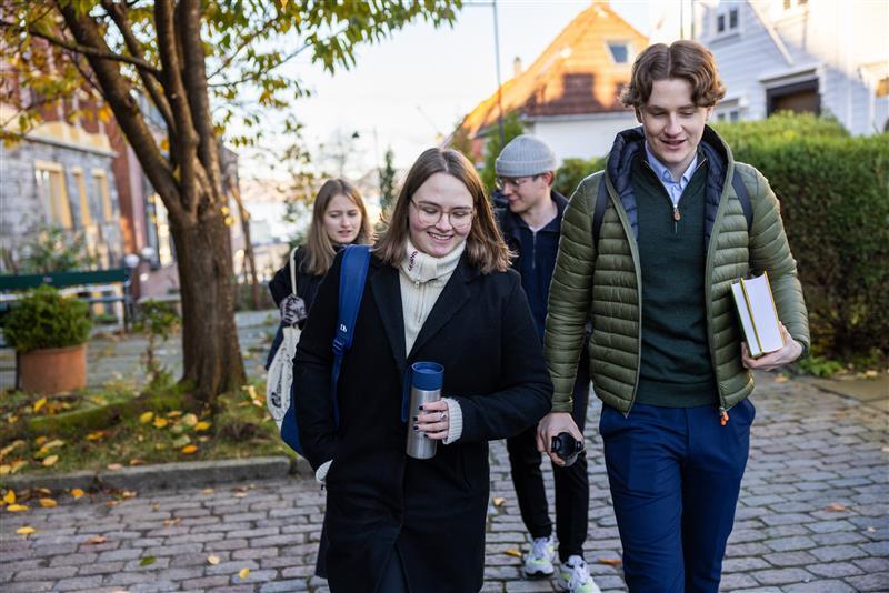 Illustrasjonsbilde med studenter