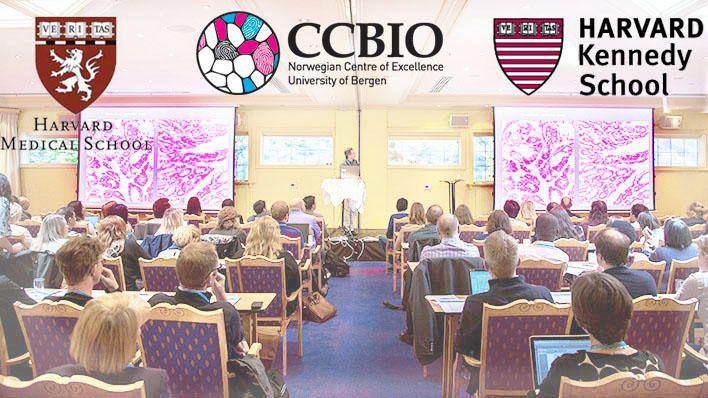 Collage av forelesing i sal og logoane til CCBIO, Harvard Medical School og Harvard Kennedy School.