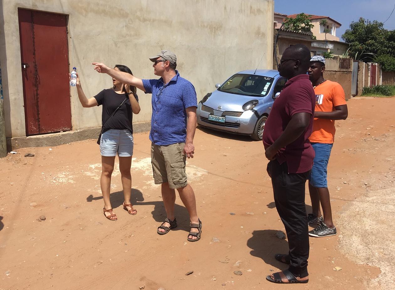 Professor Bjørn Enge Bertelsen and researchers in the Urban Enclaving Futures project doing field work in the streets of Maputo on January 2019.
