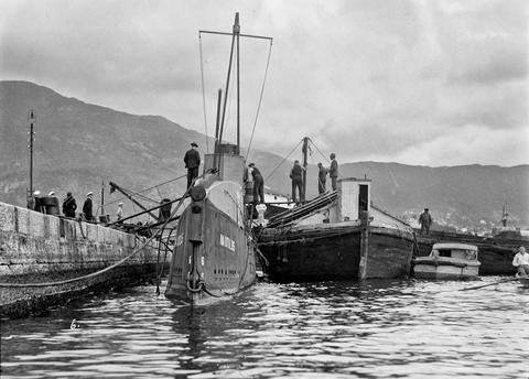 KLART FOR TOKT? Nautilus ved kai i Bergen etter store forsinkelser over Atlanteren og reparasjoner på de britiske øyer.