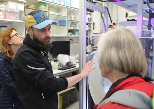 Alexandre Jan explains in the facility