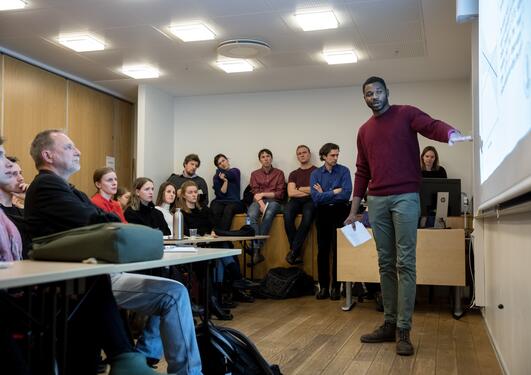 Researcher Charles Ogunbode from the University of Bergen speaks at the workshop “Public perceptions of climate change” on Wednesday 6 February 2019, a pre-conference event to the 2019 SDG Conference Bergen.