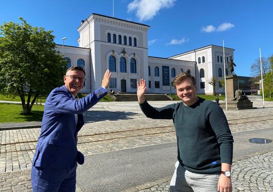 Dag Rune Olsen og Andreas Trohjell jubler for fortsatt selvforvalting
