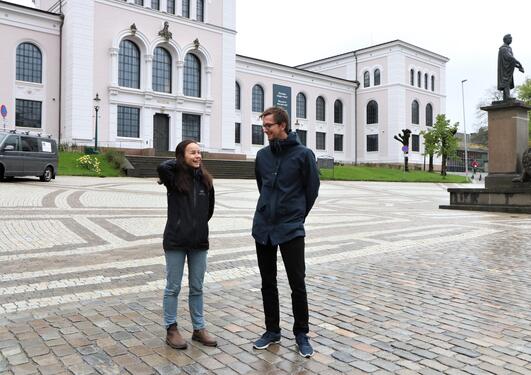 Student Benedicte Steinbakk og Adrian Kjær ved Internasjonalt senter