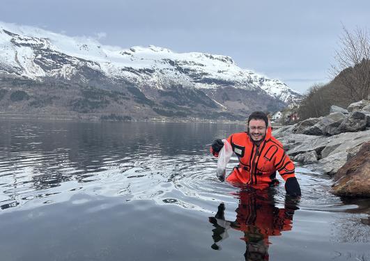 Juan sampling in the chilly fjords